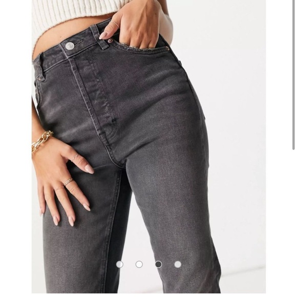 FREE PEOPLE WE THE FREE Black Distressed Zuri Mom Jeans High Rise - size 28 - Picture 2 of 8